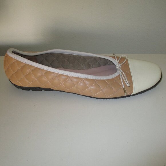 Paul Mayer Attitudes Womens Tan Quilted Ballet Flat NWOB - Size 8.5M - Picture 3 of 8